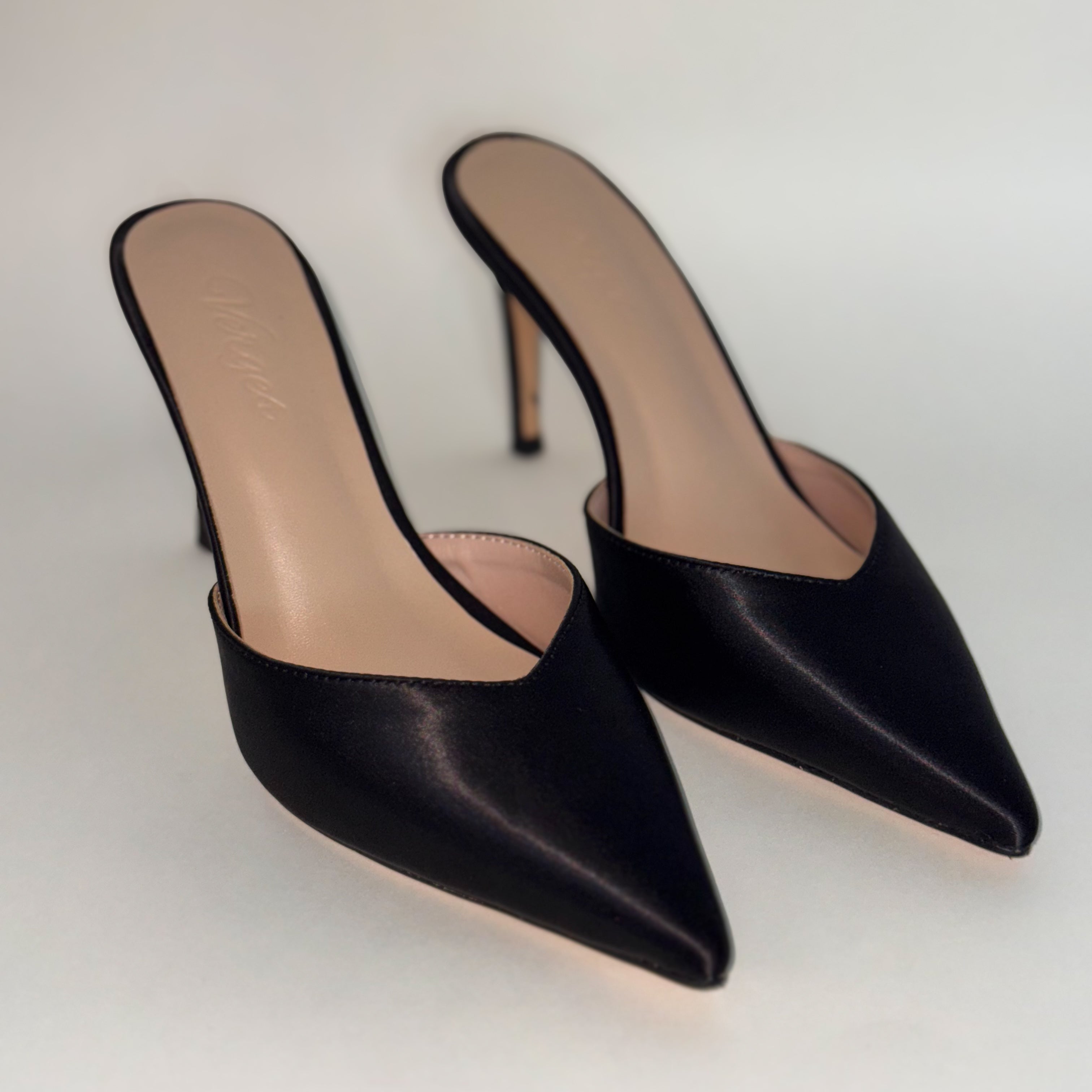 High Heels Fortaleza — Black Satin | Pearls & Diamonds