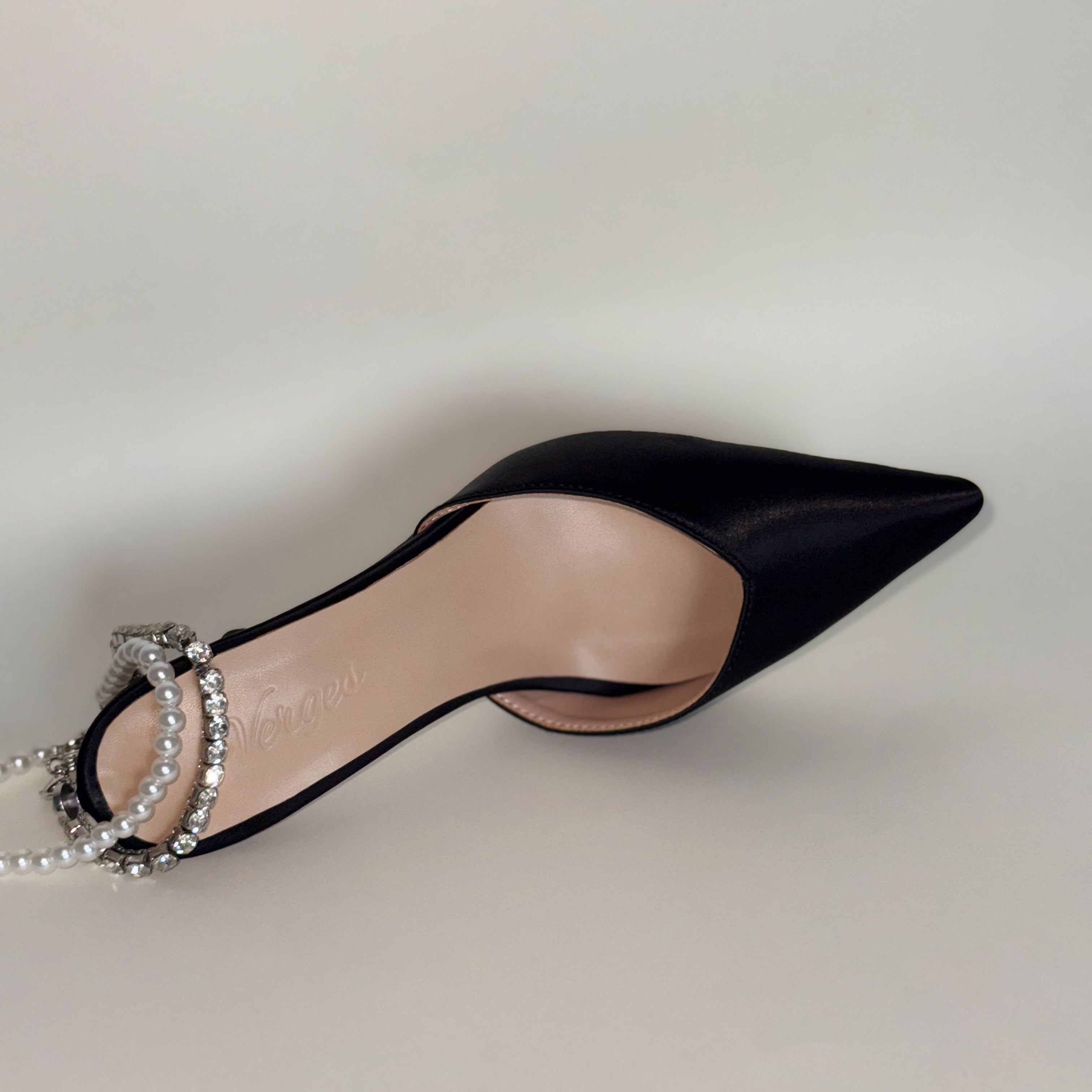 High Heels Fortaleza — Black Satin | Pearls & Diamonds